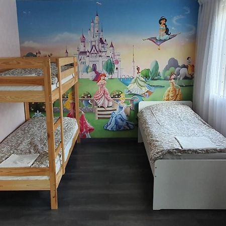 Appartement Avec Parking Gratuit Proche De Village De Marque Bourgoin-Jallieu Exteriör bild