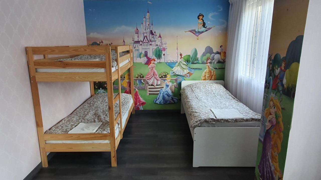 Appartement Avec Parking Gratuit Proche De Village De Marque Bourgoin-Jallieu Exteriör bild